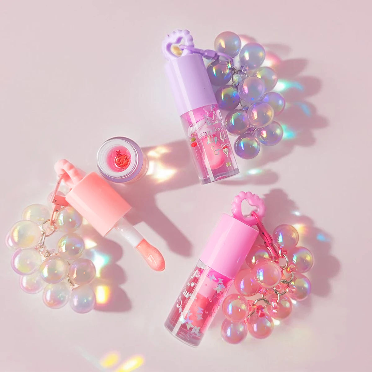 Three color random grape pendant lip oil lip gloss moisturizing, easy to use, long-lasting waterproof, cute gift giving